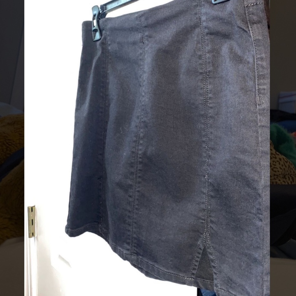 Free People Black jean skirt!